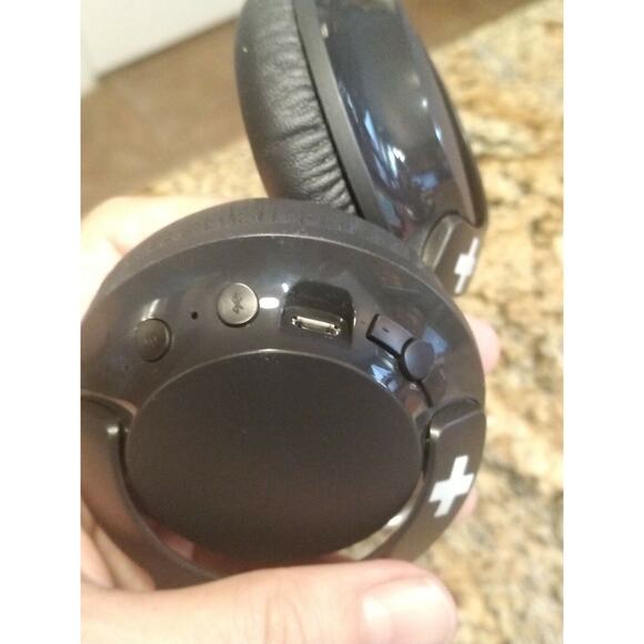 Philips Bass & Headphones Bluetooth Mic & Control Sleek on the Outside with Big - Picture 5 of 6